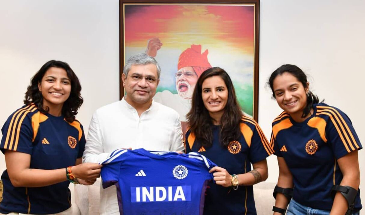 Indian Railways Honors Women’s Cricket Champions with Promotions